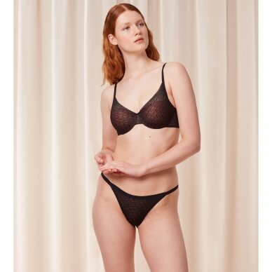 Kelnaitės Triumph Signature Sheer String 0004 4